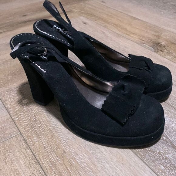 TriBeCa a Kenneth Cole production Heels - Picture 1 of 8